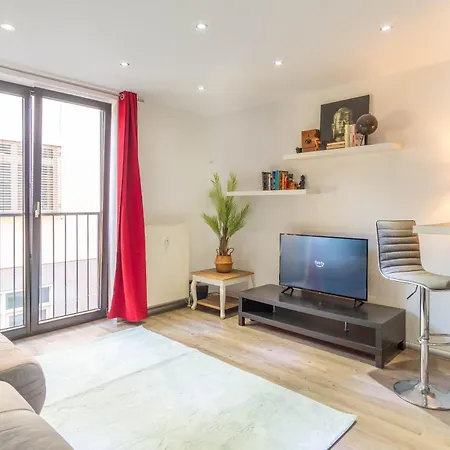 Apartment Arbeitsplatz, Tiefgaragenstellplatz, 4k Tv Netflix *